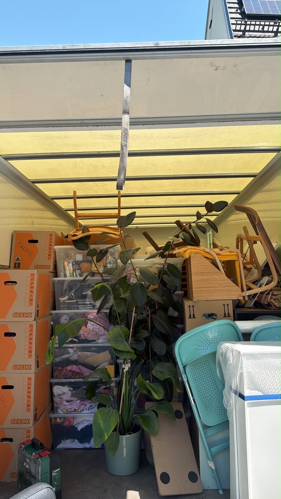 Beladener Laderaum beim Familienumzug von Calw-Stammheim nach Stuttgart-Degerloch