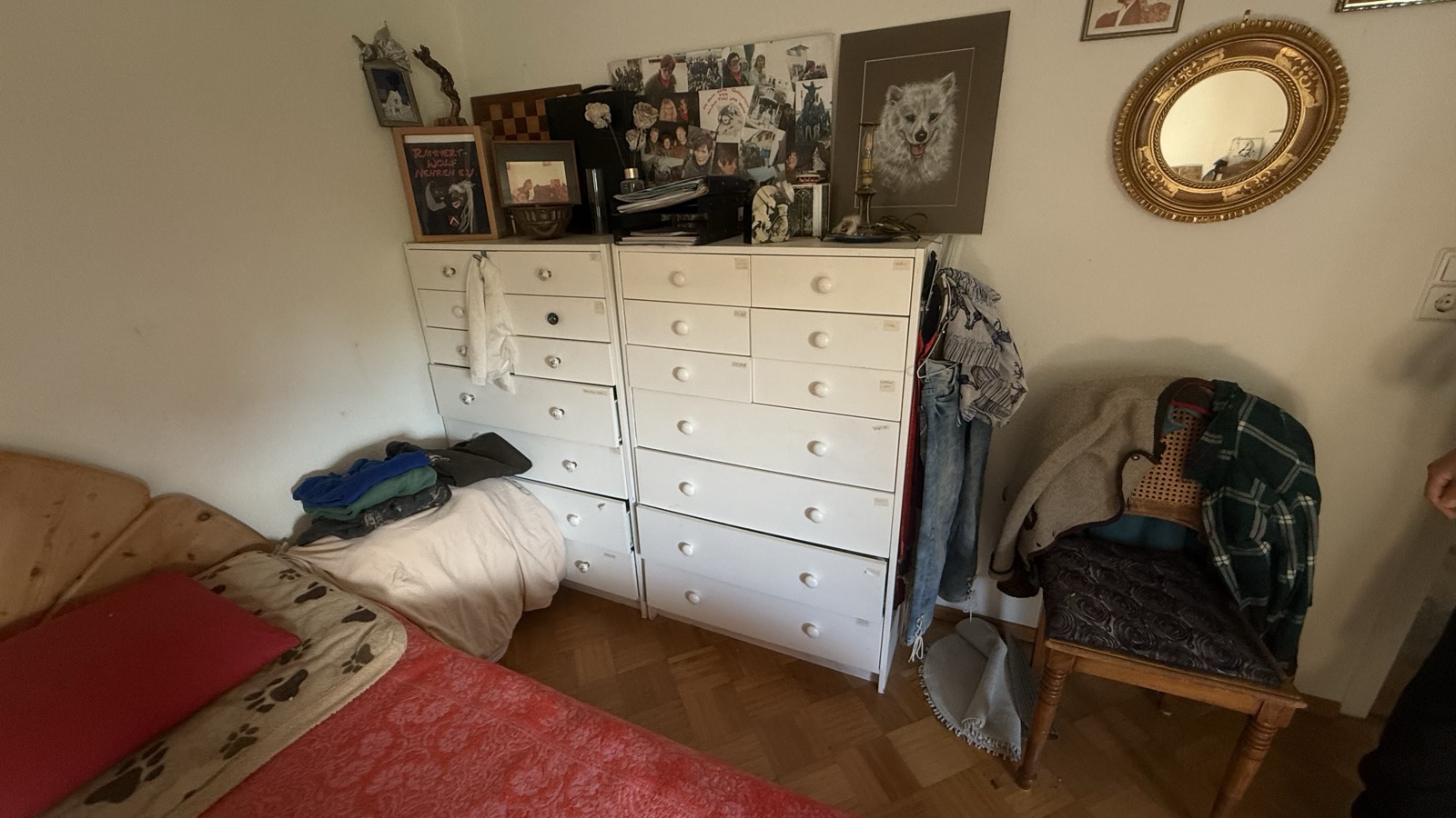 Schlafzimmer im Haus in Nehren während der Entrümpelung